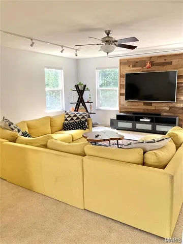 $2,600 | 300 Calvert Place, St. Charles, MO 63303