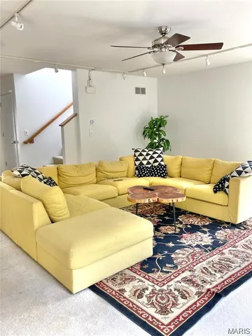 $2,600 | 300 Calvert Place, St. Charles, MO 63303