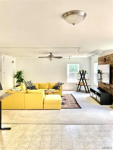 $2,600 | 300 Calvert Place, St. Charles, MO 63303