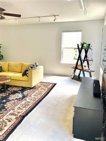 $2,600 | 300 Calvert Place, St. Charles, MO 63303