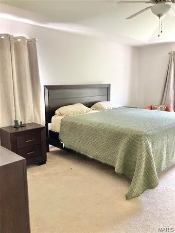 $2,600 | 300 Calvert Place, St. Charles, MO 63303