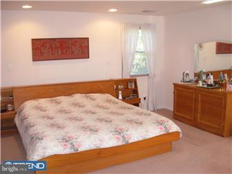 263 Magnolia Road Warminster, PA 18974 - Photo 6 of 12 Bedroom - Main
