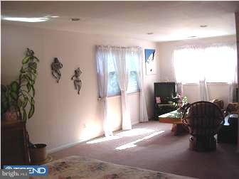 263 Magnolia Road Warminster, PA 18974 - Photo 7 of 12 Bedroom - Main