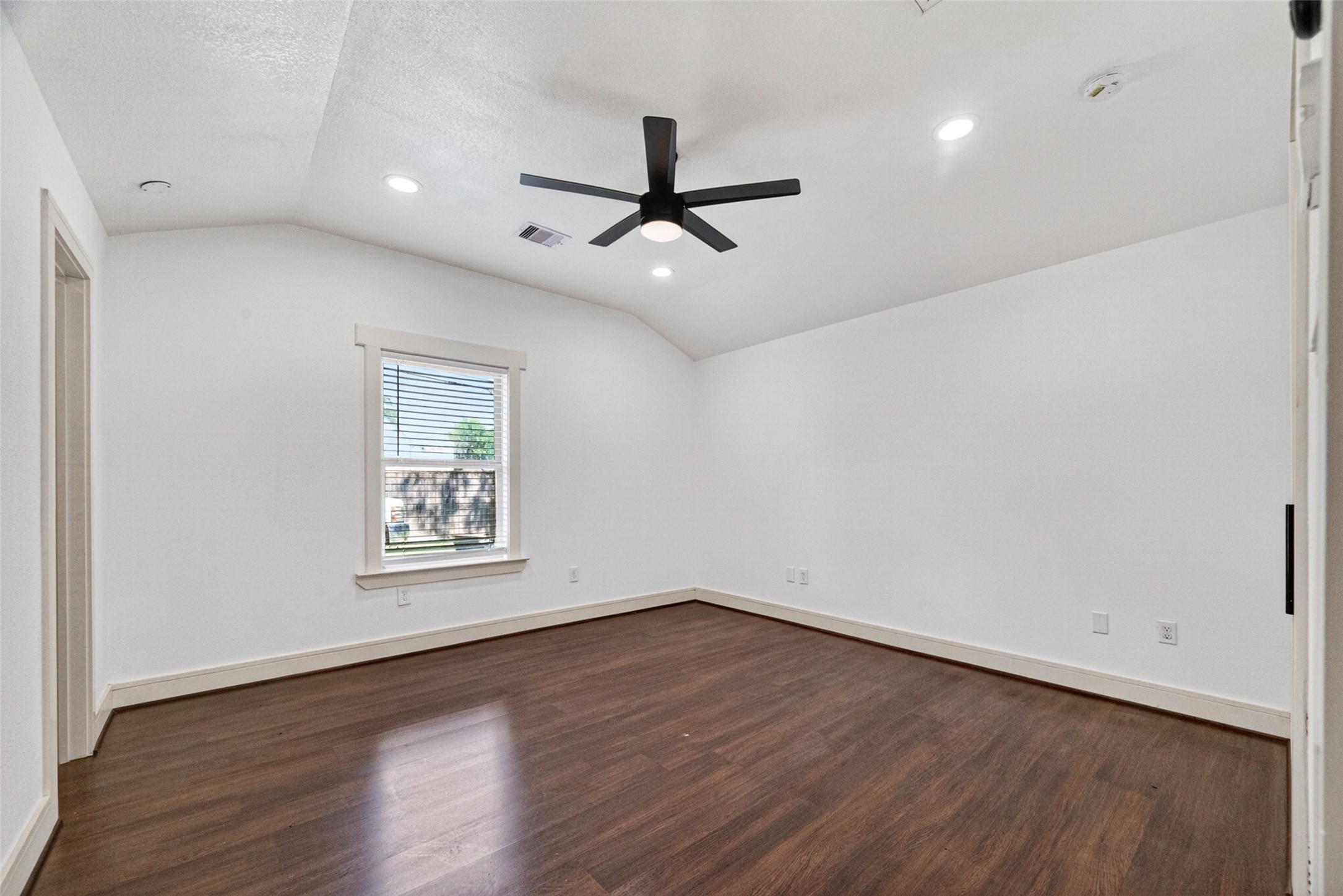 7030 Sidney Street Houston, TX 77021 - Photo 14 of 32