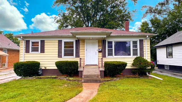 $185,000 | 18429 Ridgewood Avenue, Lansing, IL 60438
