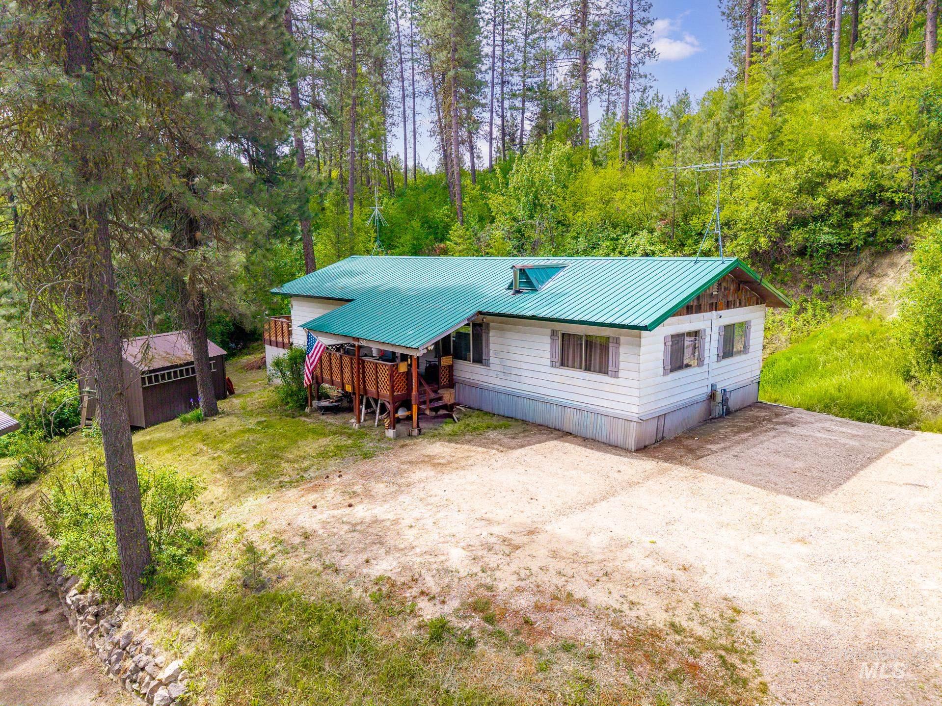 29 Beaver Creek Road Boise, ID 83716 - Photo 1 of 47