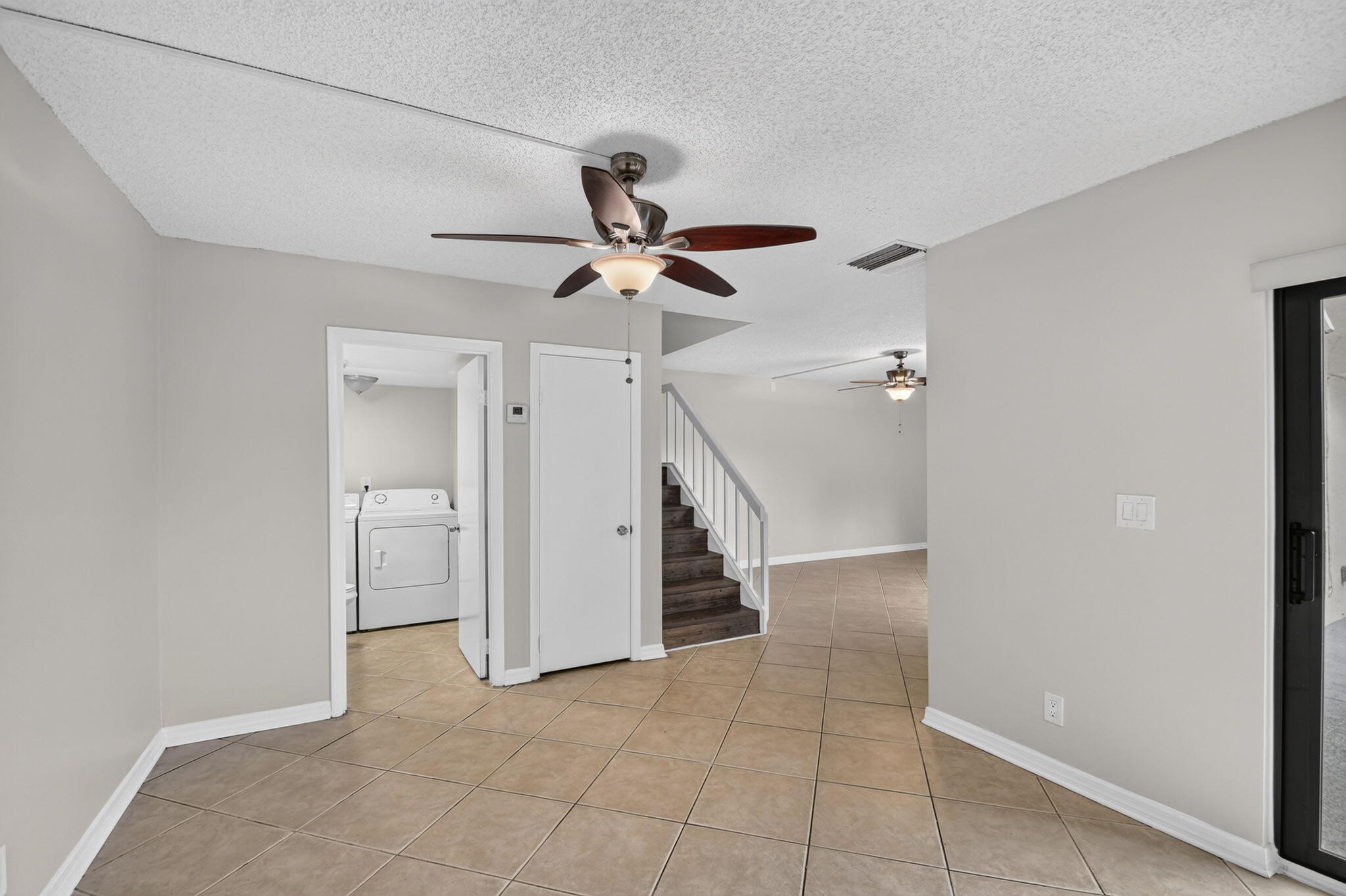 744 Springdale Circle Palm Springs, FL 33461 - Photo 9 of 40 17-web-or-mls-DSC_4047