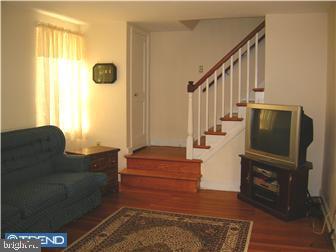 499 Maplewood Road Springfield, PA 19064 - Photo 1 of 7 Living Room