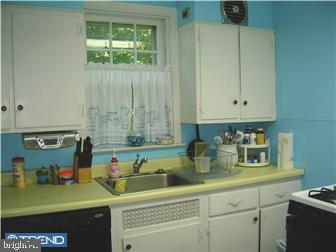 499 Maplewood Road Springfield, PA 19064 - Photo 6 of 7 Kitchen