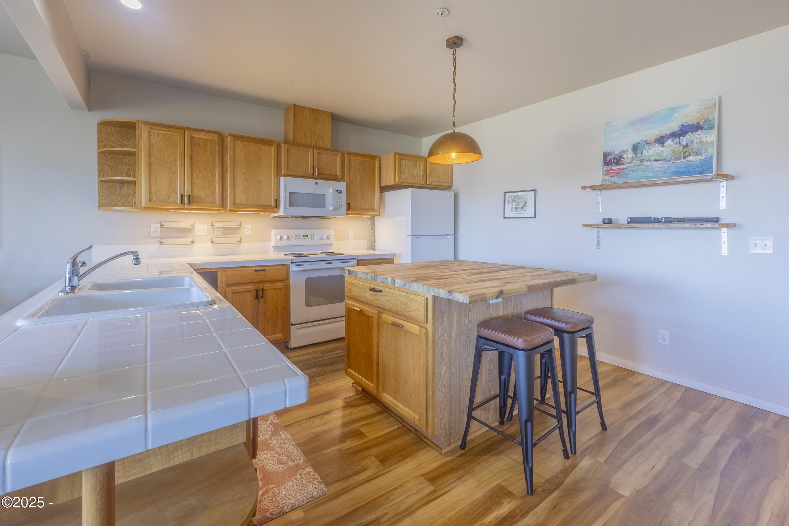 720 Southwest 6th Street, Unit R107 Newport, OR 97365 - Photo 10 of 25 Kitchen