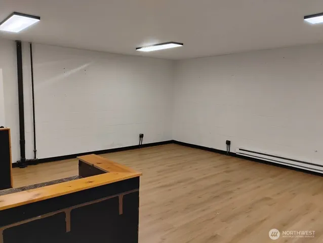 $1,275 | 209 East Gowe Street, Kent, WA 98032