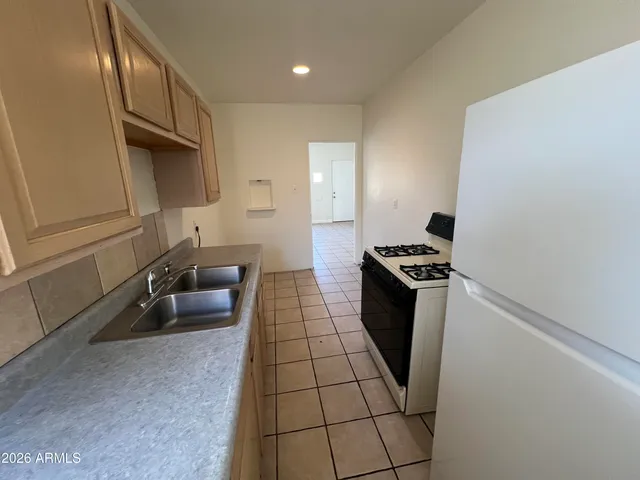 $1,000 | 1626 West McDowell Road, Unit 1, Phoenix, AZ 85007