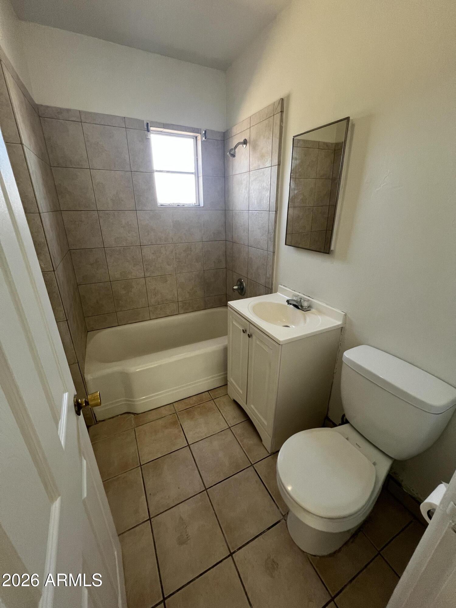 1626 West McDowell Road, Unit 1 Phoenix, AZ 85007 - Photo 10 of 13 IMG_1897