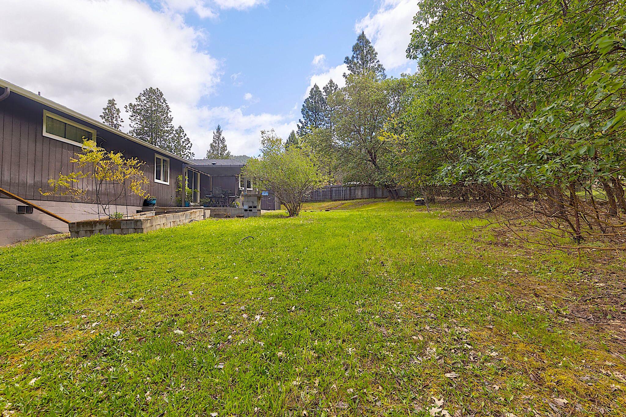 587 Summit Loop Grants Pass, OR 97527 - Photo 48 of 59 23-web-or-mls-587-summit-loop