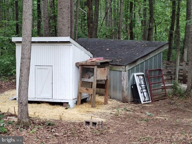 10165 Meadows Road Locust Grove, VA 22508 - Photo 48 of 52 coop, old hog pen, lean-to