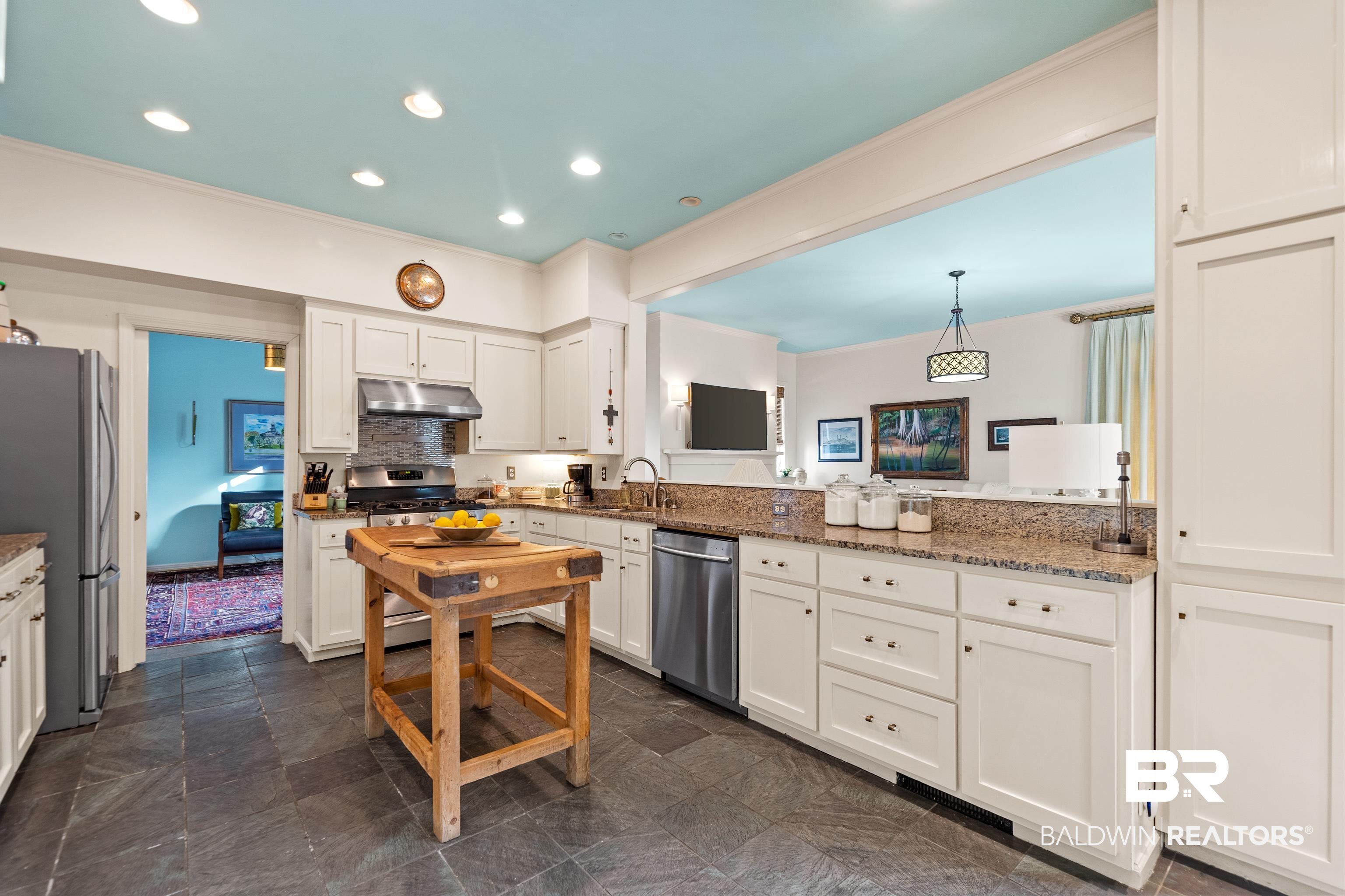 6 Spring Hill Court Mobile, AL 36608 - Photo 13 of 43