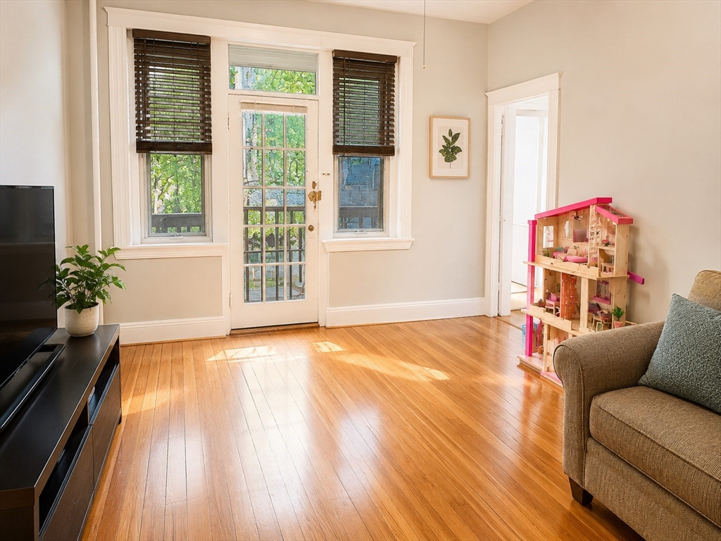 35 Mt Hood Road, Unit 9 Boston, MA 02135 - Photo 4 of 8