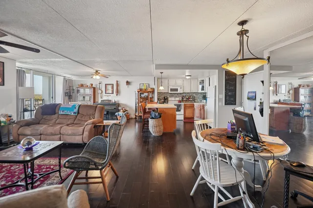 $254,000 | 2005 South Finley Road, Unit 1202, Lombard, IL 60148