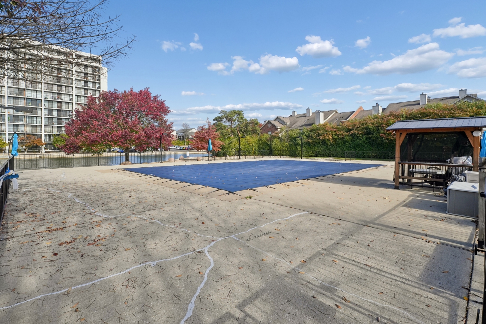 2005 South Finley Road, Unit 1202 Lombard, IL 60148 - Photo 29 of 29 a view of a basketball court