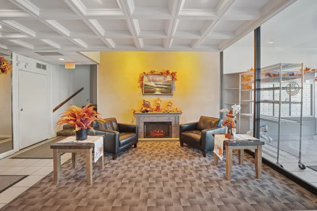 $254,000 | 2005 South Finley Road, Unit 1202, Lombard, IL 60148