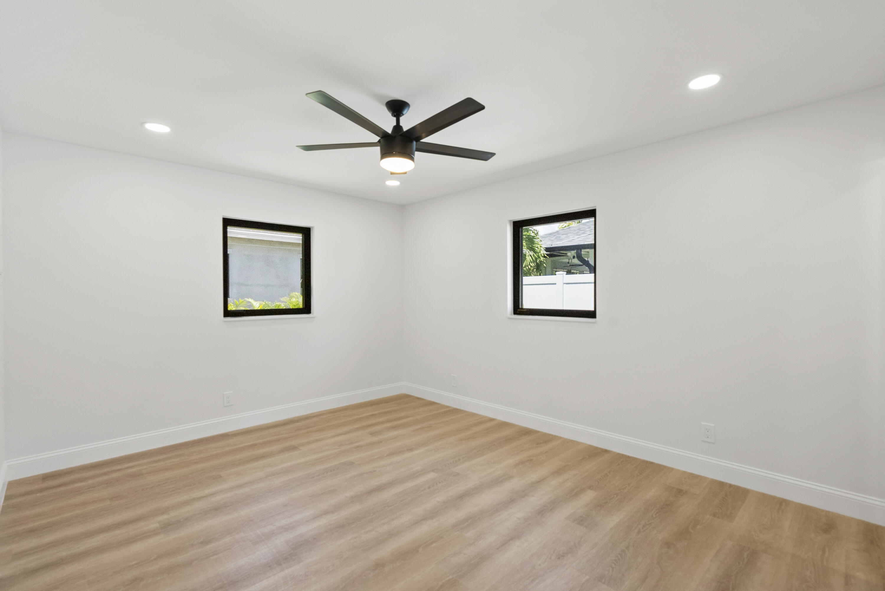 128 Norfolk Road Jupiter, FL 33469 - Photo 21 of 46 primary