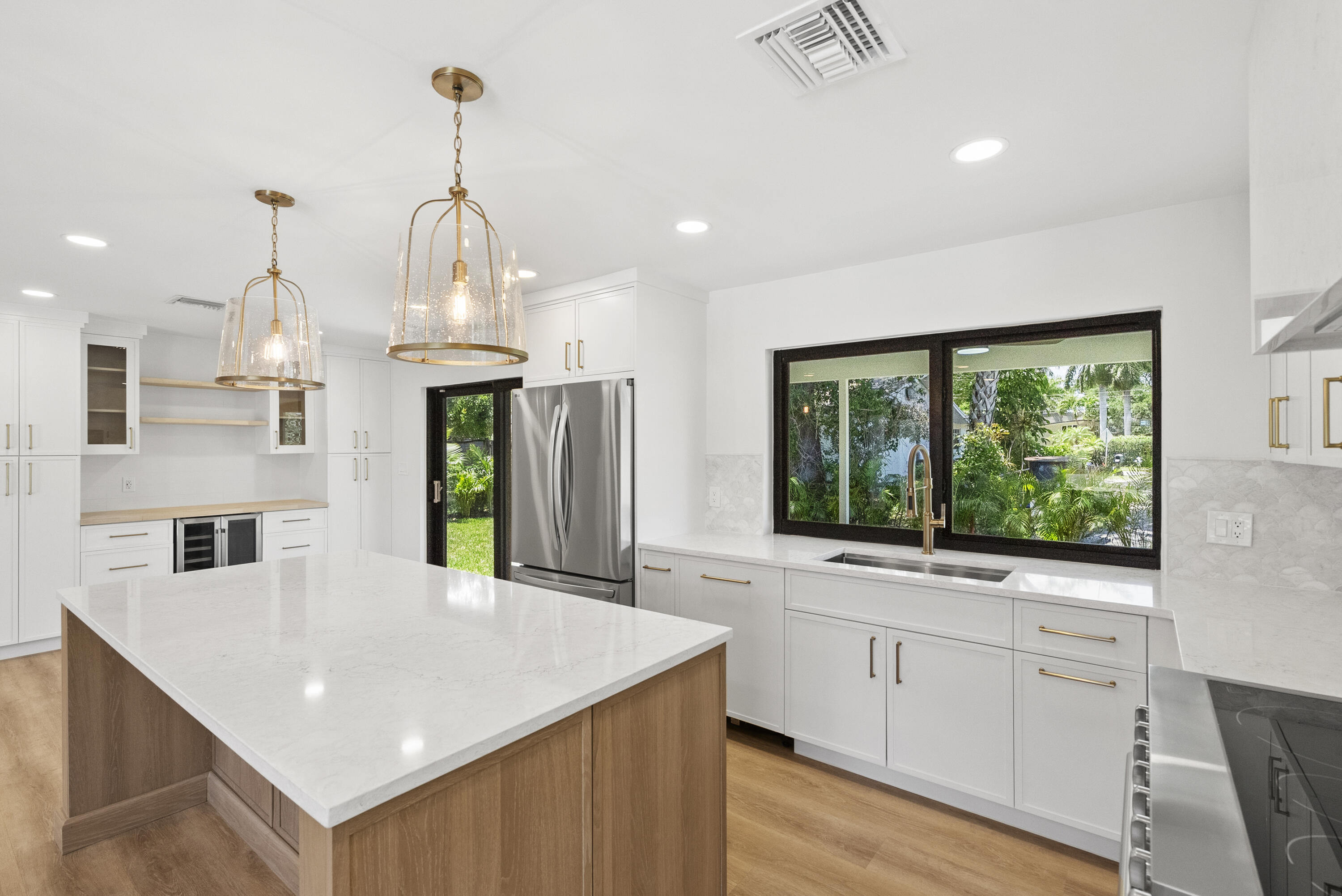 128 Norfolk Road Jupiter, FL 33469 - Photo 6 of 46 kitchen