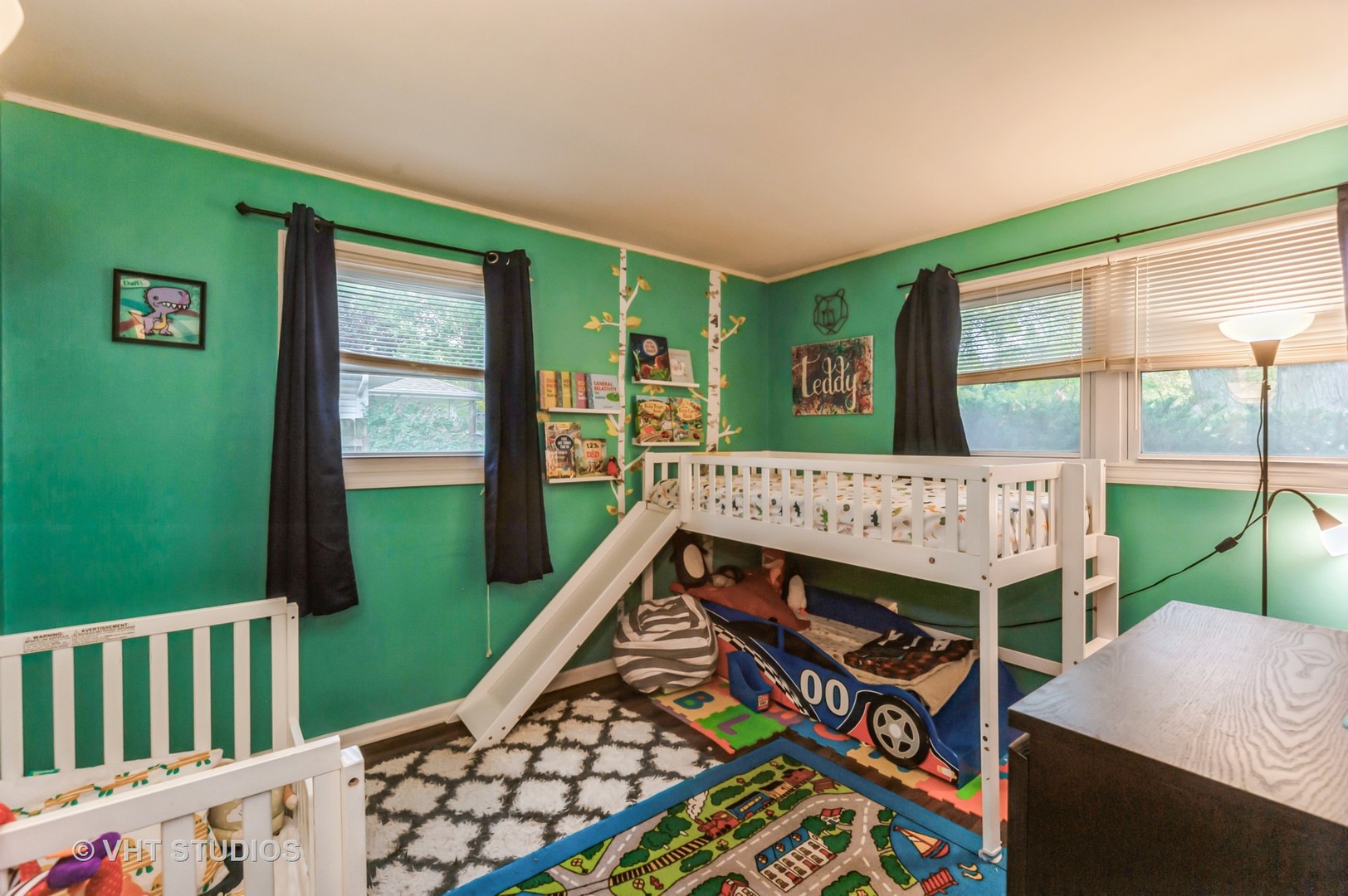 3700 Holly Lane Rolling Meadows, IL 60008 - Photo 10 of 13 a view of a balcony with furniture