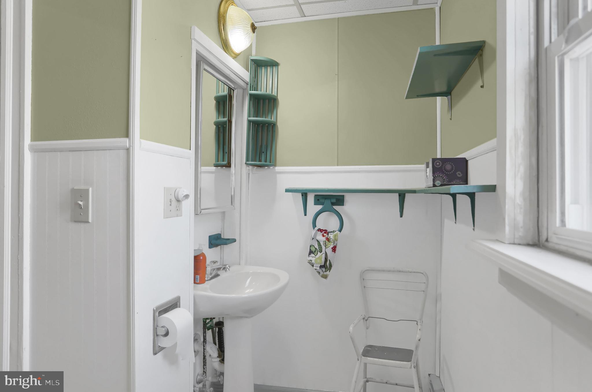 211 Oak Street Lykens, PA 17048 - Photo 14 of 50 Main level full bath