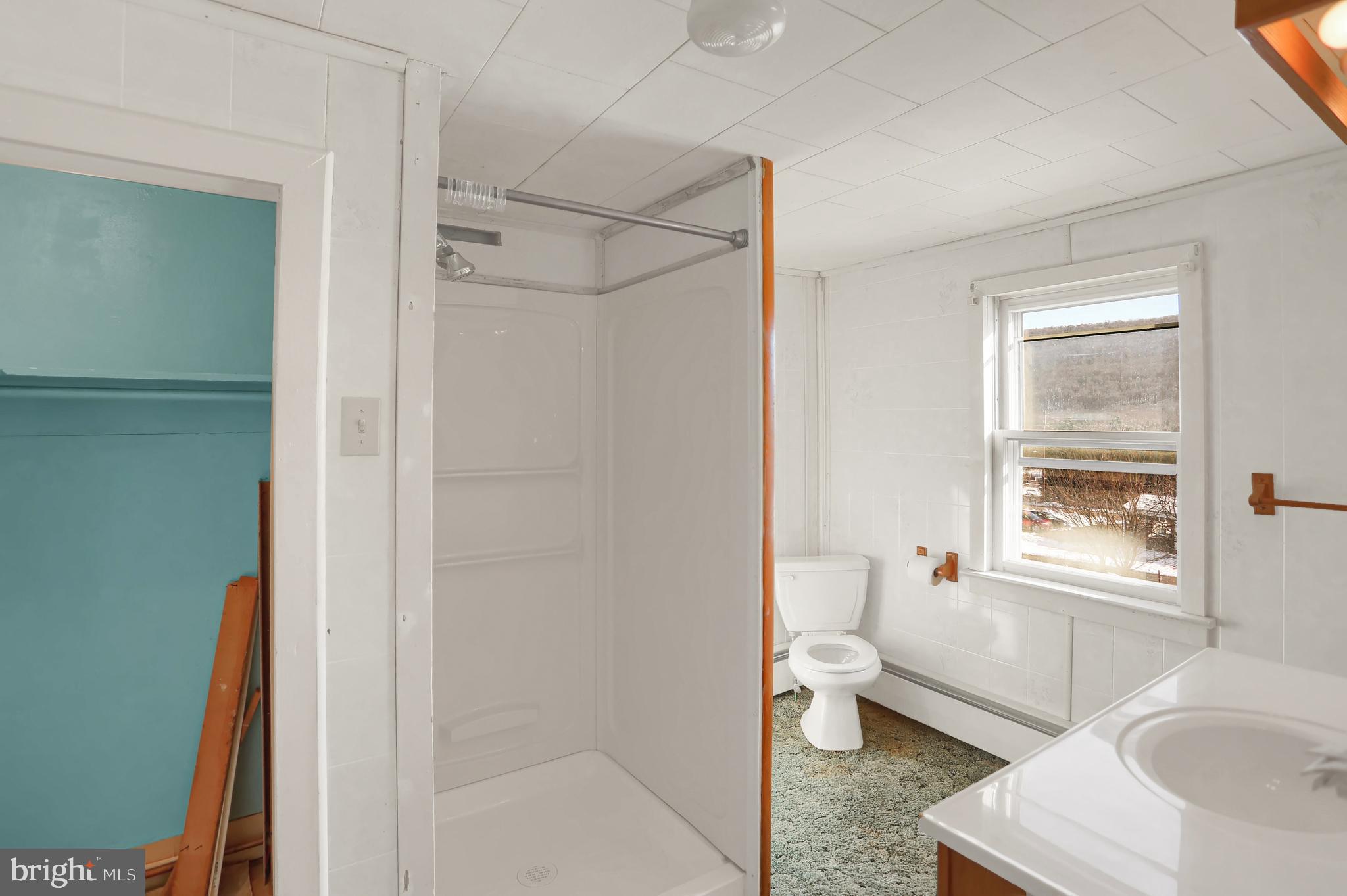 211 Oak Street Lykens, PA 17048 - Photo 27 of 50 2nd floor full bath