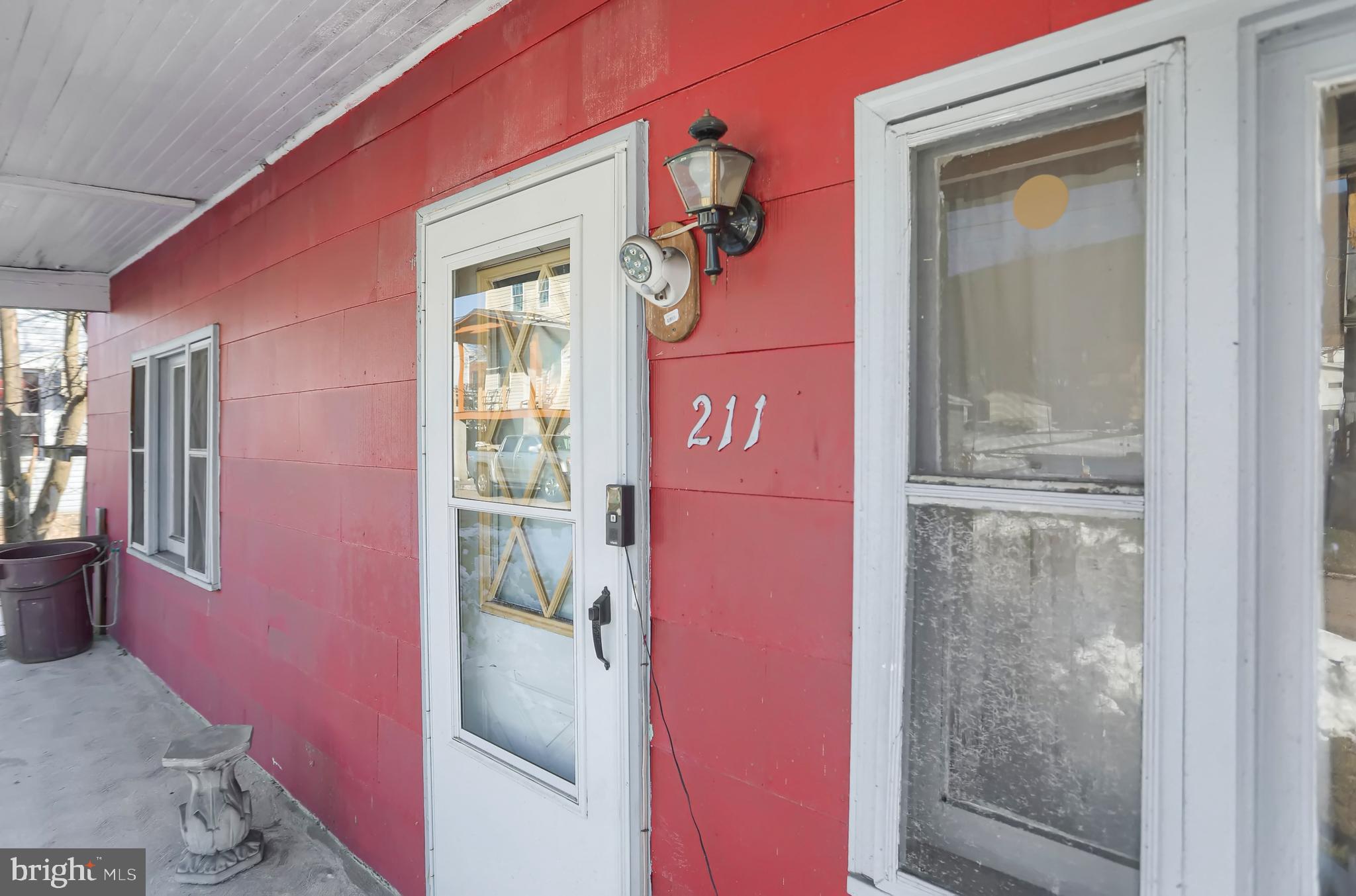 211 Oak Street Lykens, PA 17048 - Photo 3 of 50