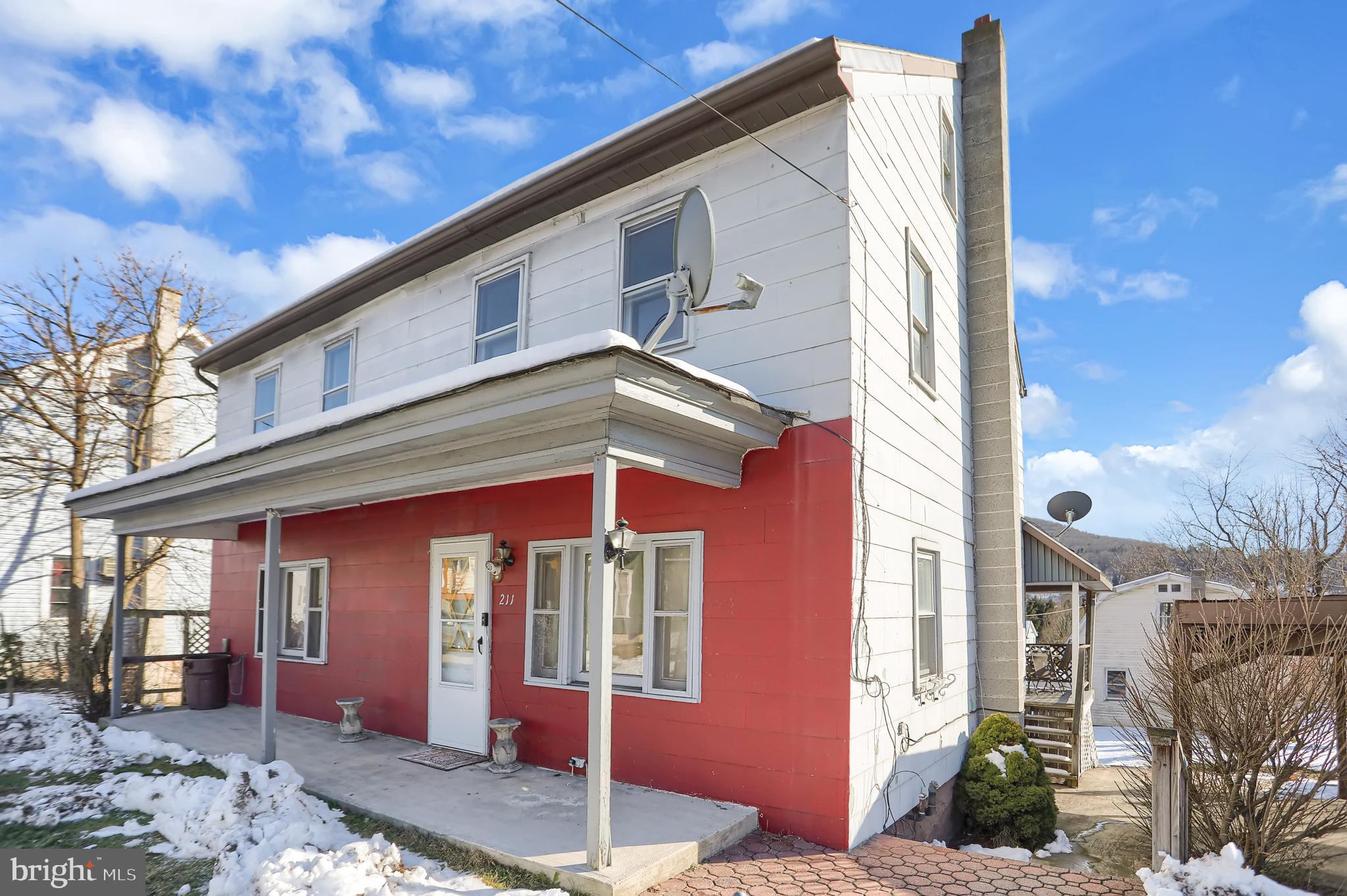 211 Oak Street Lykens, PA 17048 - Photo 4 of 50