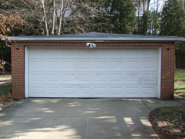 831 Patterson Avenue Akron, OH 44310 - Photo 3 of 27 2 car detached garage