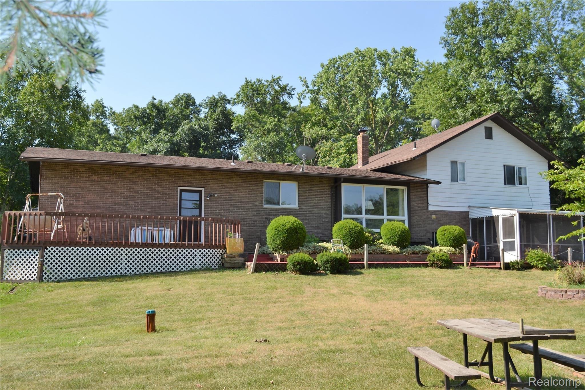 10901 Culver Road Brighton, MI 48114 - Photo 4 of 57 DSC_0418.JPG