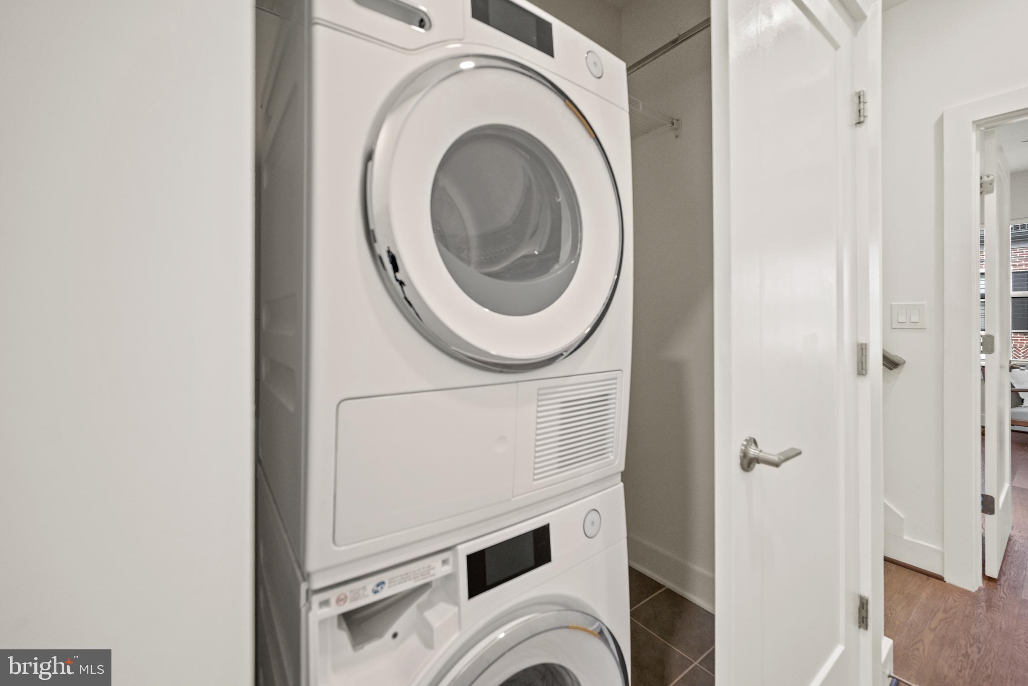 502 Windboard Way Oxon Hill, MD 20745 - Photo 27 of 54 a utility room with dryer and washer
