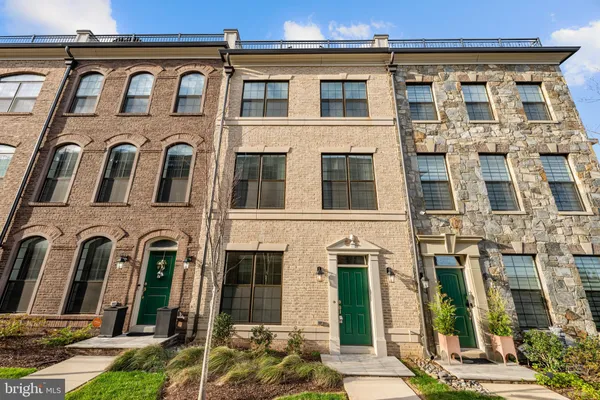 $899,900 | 502 Windboard Way, Oxon Hill, MD 20745