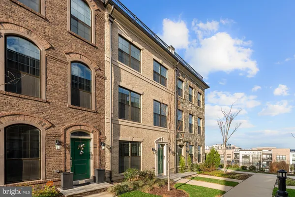 $899,900 | 502 Windboard Way, Oxon Hill, MD 20745