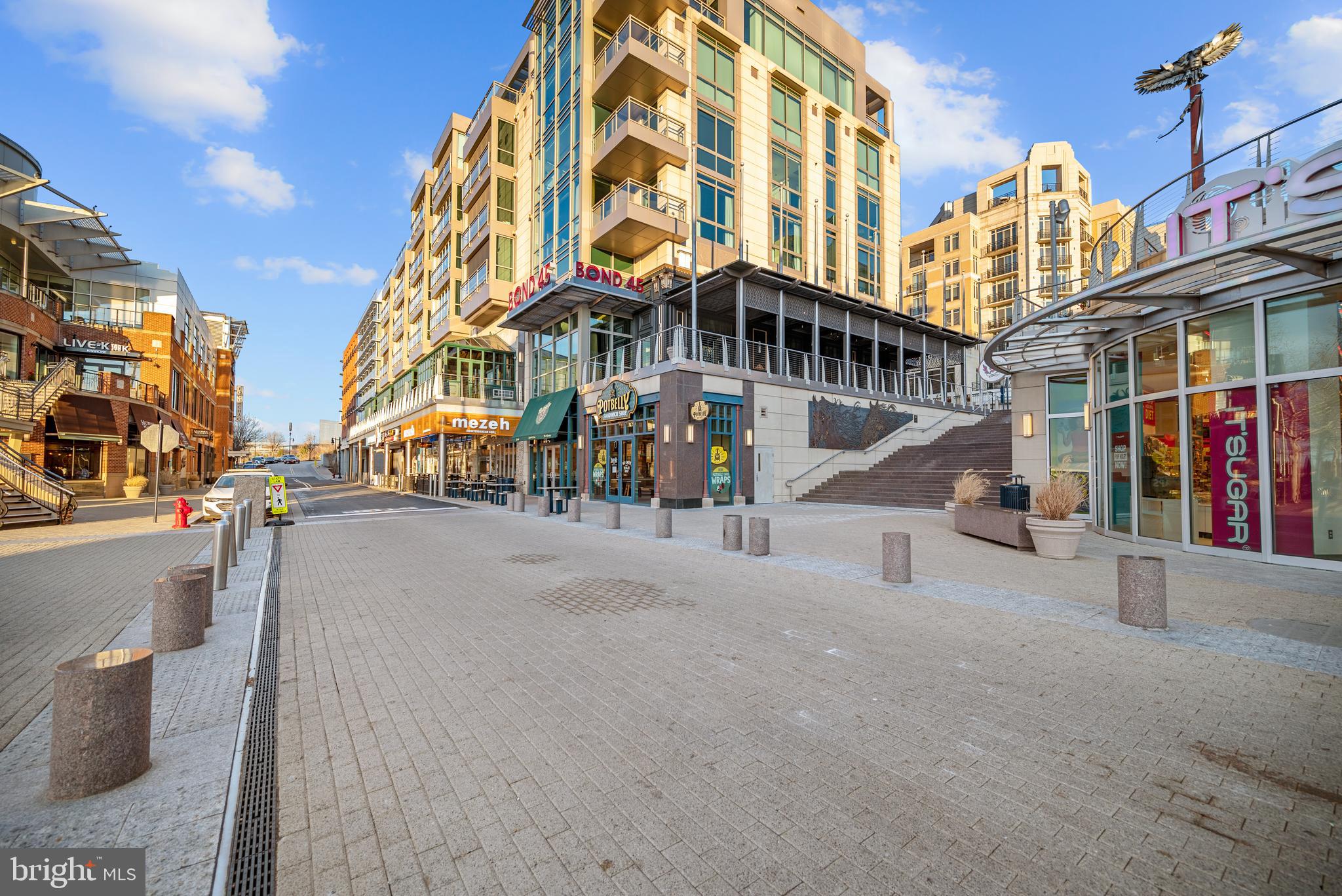 502 Windboard Way Oxon Hill, MD 20745 - Photo 54 of 54 a view of a building with a lot of people