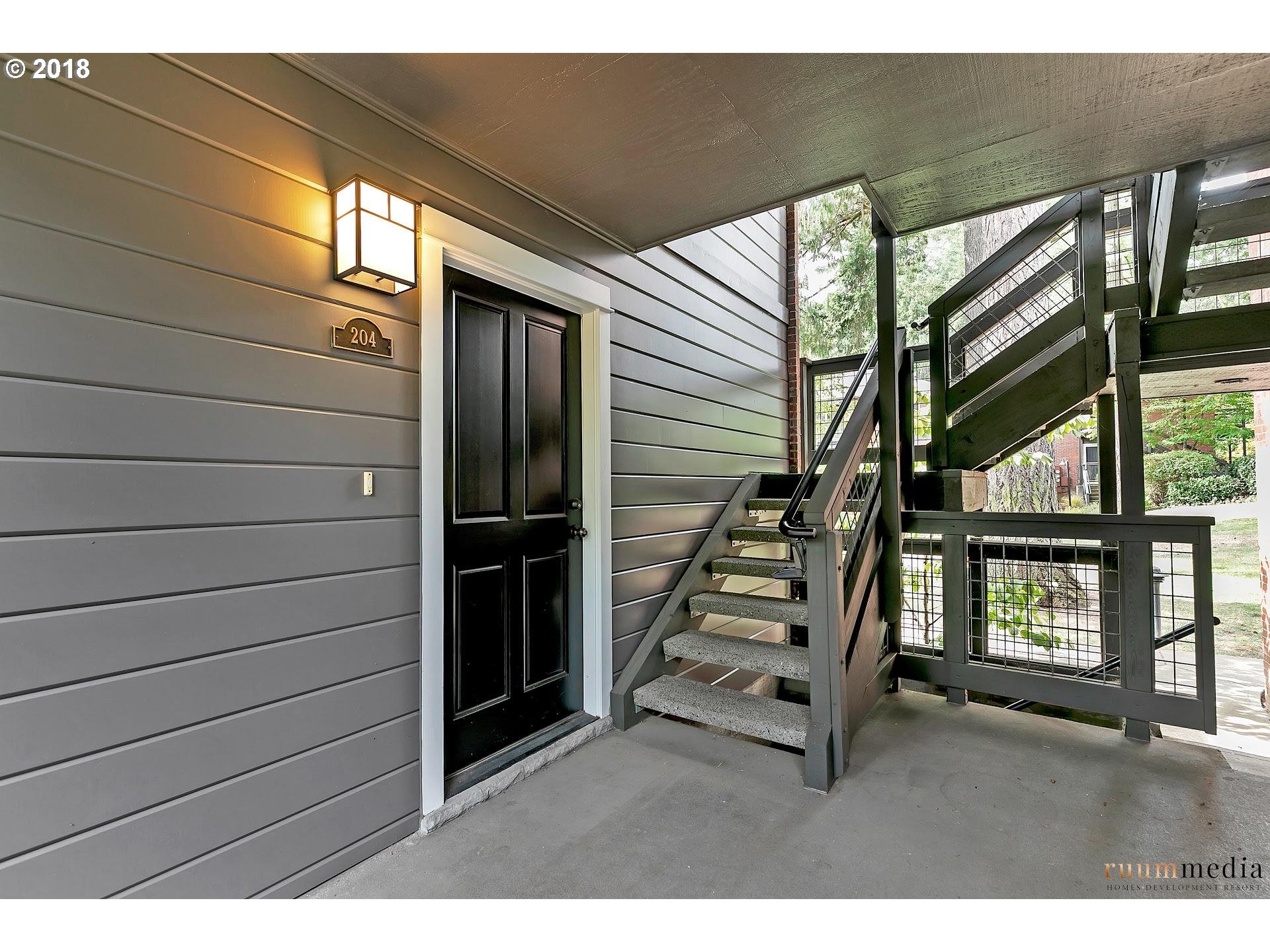 204 Ridgeway Road, Unit 204 Lake Oswego, OR 97034 - Photo 18 of 31 Gallery Image 18
