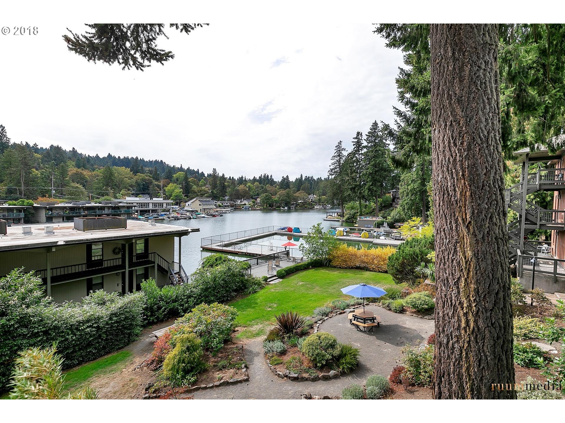 204 Ridgeway Road, Unit 204 Lake Oswego, OR 97034 - Photo 27 of 31 Gallery Image 27