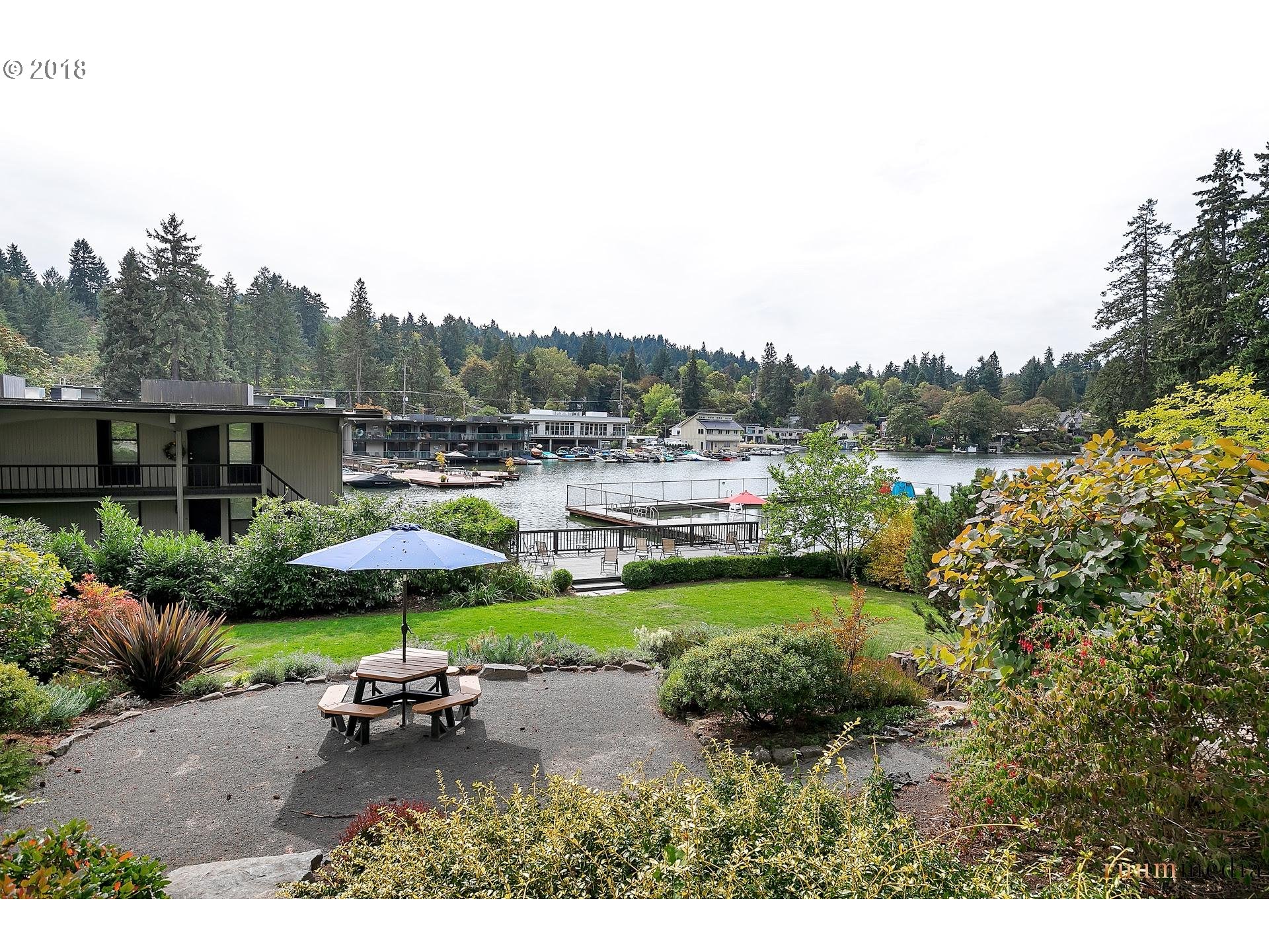 204 Ridgeway Road, Unit 204 Lake Oswego, OR 97034 - Photo 28 of 31 Gallery Image 28