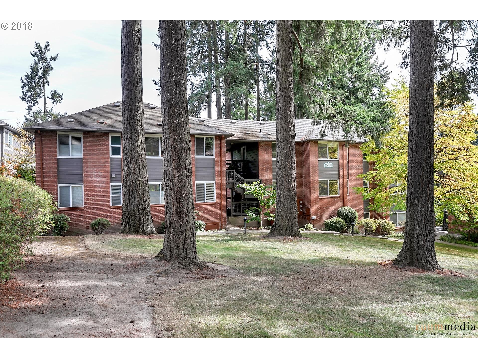 204 Ridgeway Road, Unit 204 Lake Oswego, OR 97034 - Photo 31 of 31 Gallery Image 31