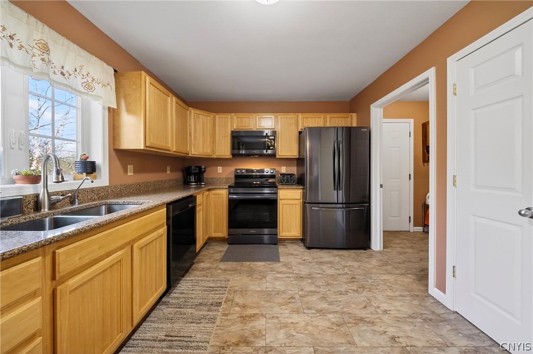 3934 Lafayette Road LaFayette, NY 13078 - Photo 8 of 33