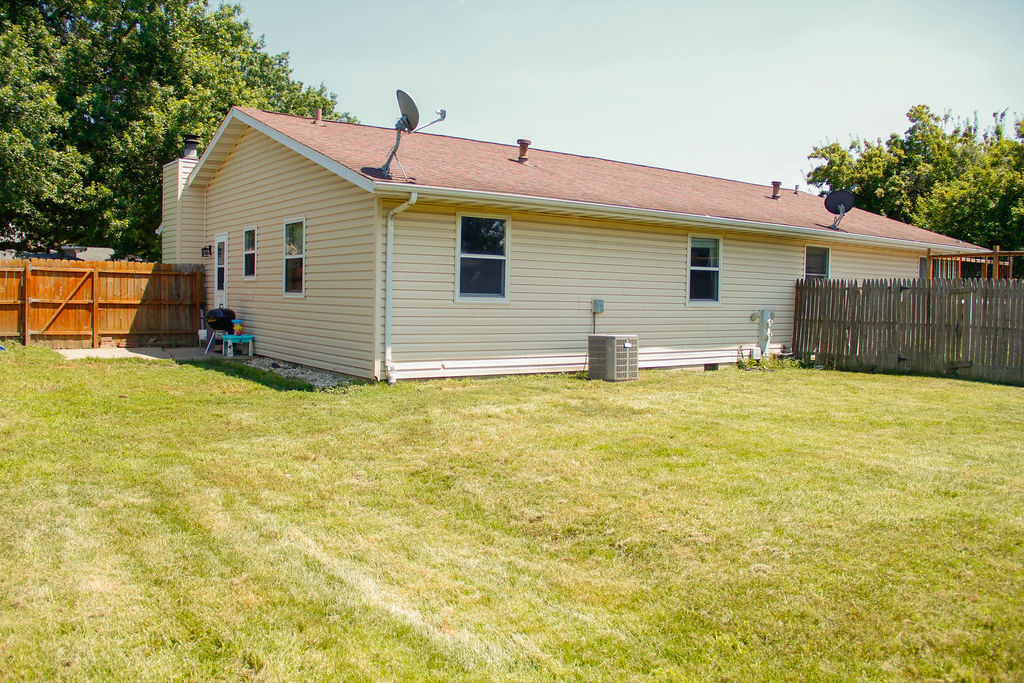 1260 Deerpath Drive Morris, IL 60450 - Photo 2 of 18