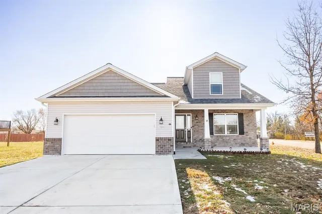 $294,000 | 500 Somerset Drive, Granite City, IL 62040