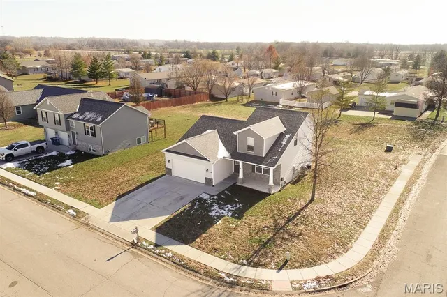 $294,000 | 500 Somerset Drive, Granite City, IL 62040