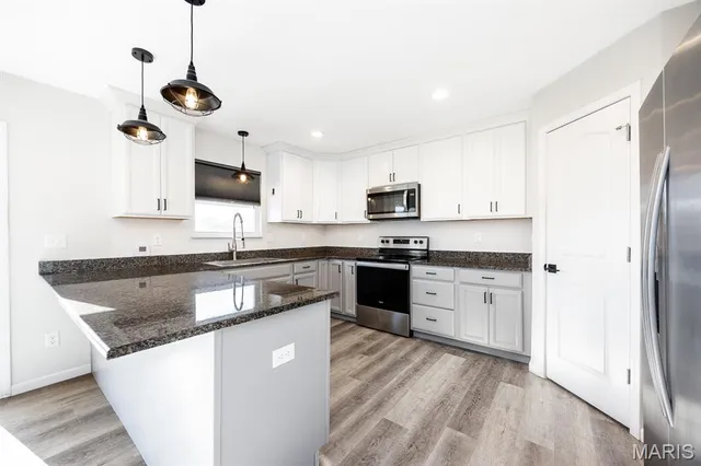 $294,000 | 500 Somerset Drive, Granite City, IL 62040