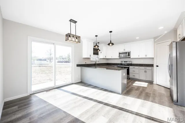 $295,000 | 500 Somerset Drive, Granite City, IL 62040