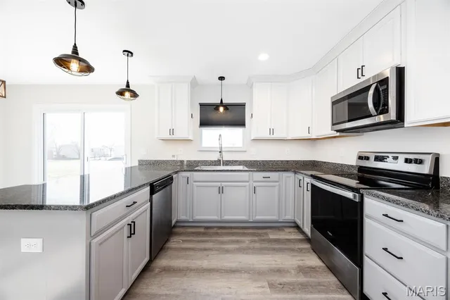 $295,000 | 500 Somerset Drive, Granite City, IL 62040