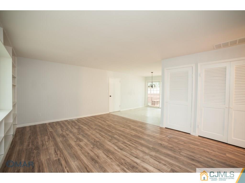 172 Kendall Road Kendall Park, NJ 08824 - Photo 16 of 25 Gallery Image 16