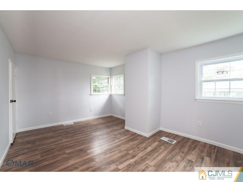 172 Kendall Road Kendall Park, NJ 08824 - Photo 18 of 25 Gallery Image 18